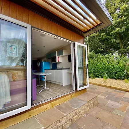 Elletson Park Wood Fired Hot Tubs, Caravans & Pods Pilling Exterior photo