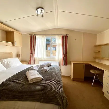 Elletson Park Wood Fired Hot Tubs, Caravans & Pods Pilling Exterior photo