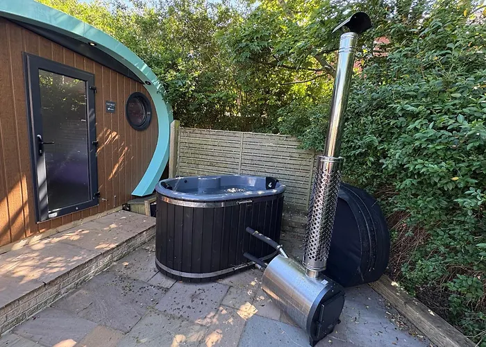 Elletson Park Wood Fired Hot Tubs, Caravans & Pods