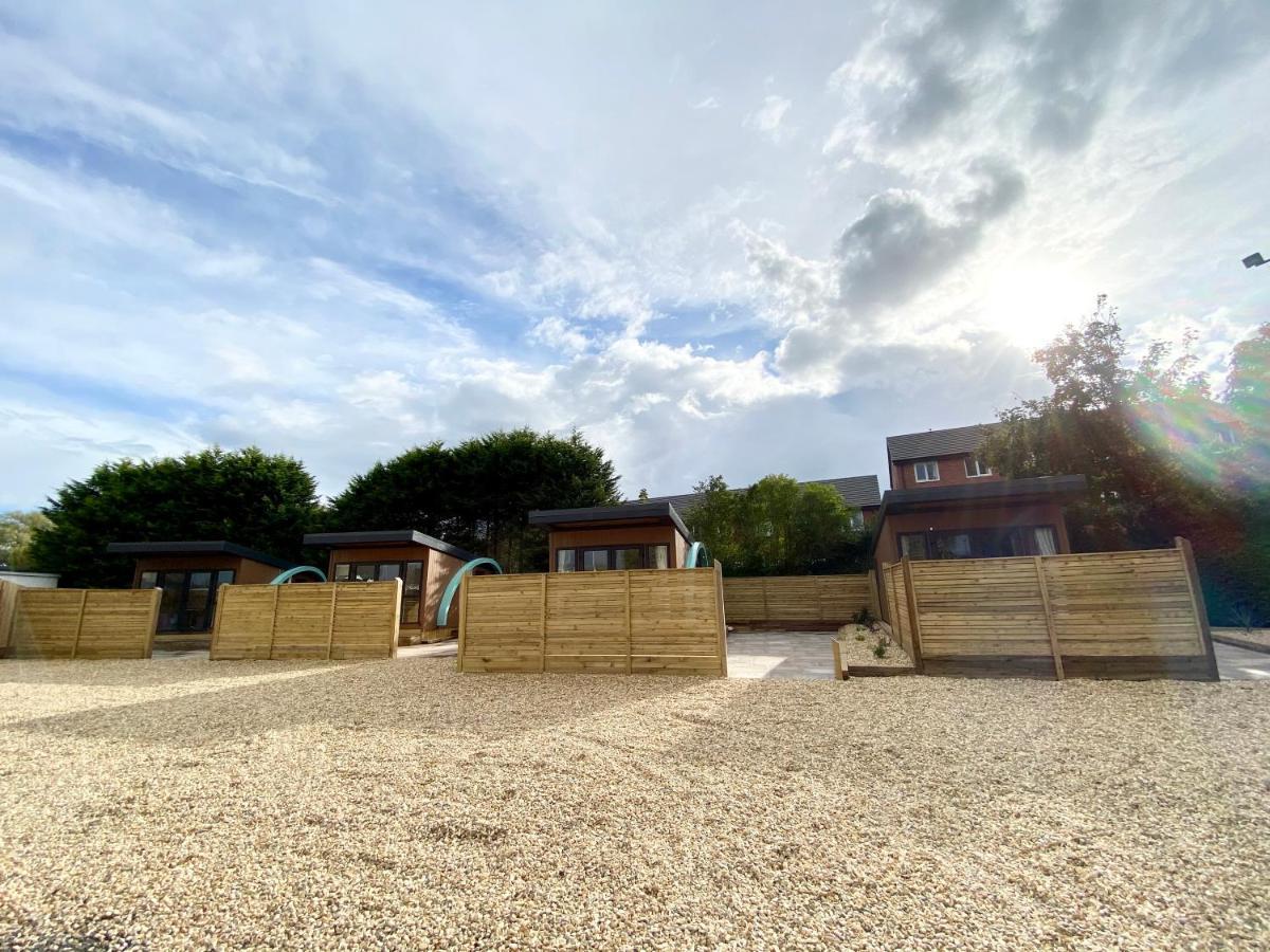 Elletson Park Wood Fired Hot Tubs, Caravans & Pods * Pilling