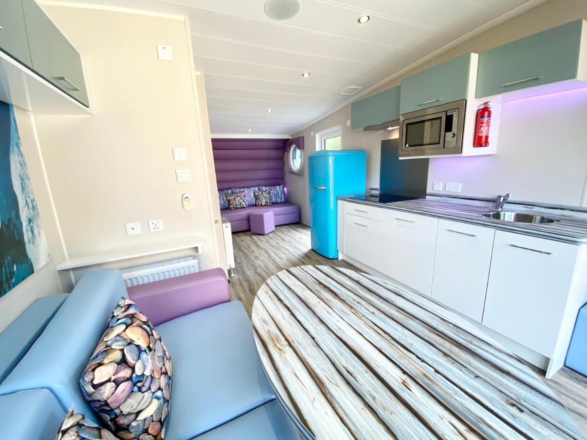 Elletson Park Wood Fired Hot Tubs, Caravans & Pods Pilling