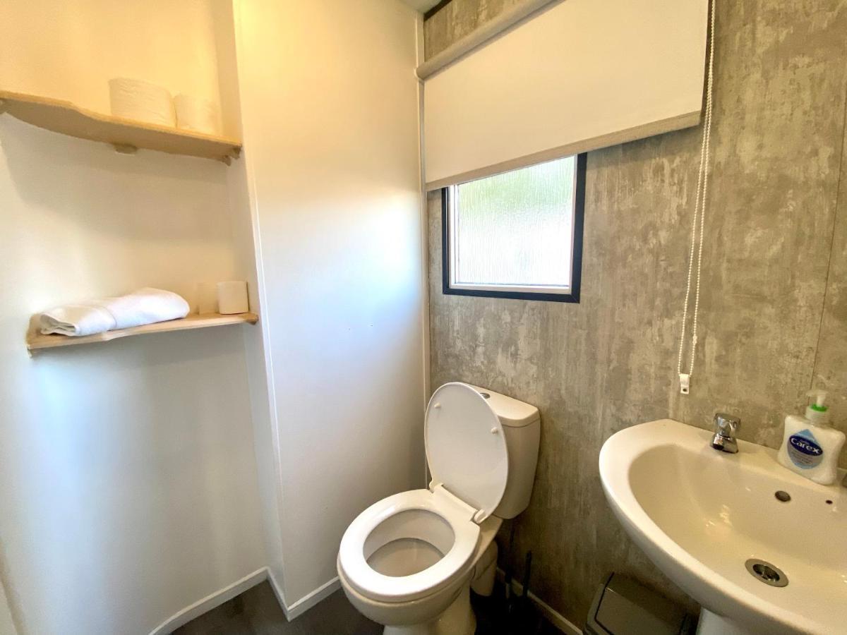 Elletson Park Wood Fired Hot Tubs, Caravans & Pods Campsite *