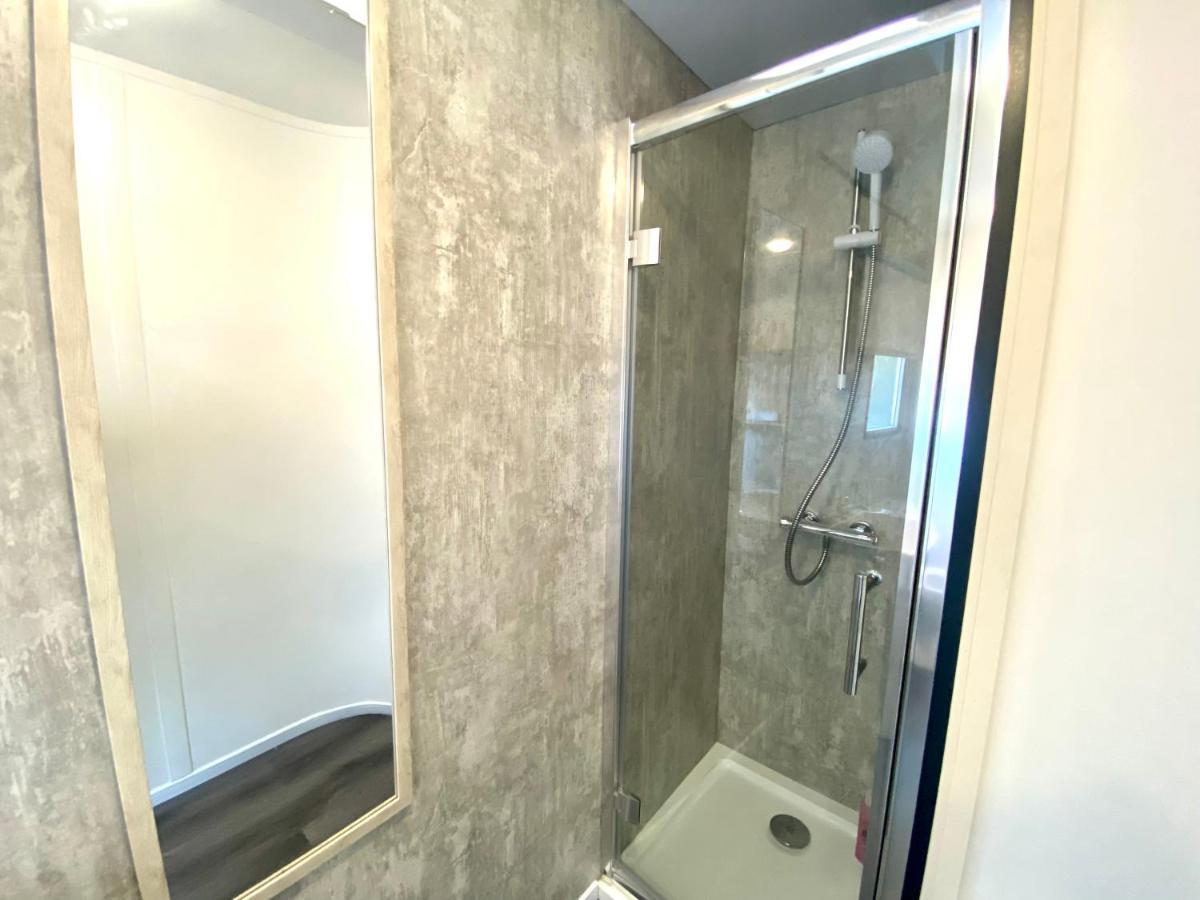 Elletson Park Wood Fired Hot Tubs, Caravans & Pods *