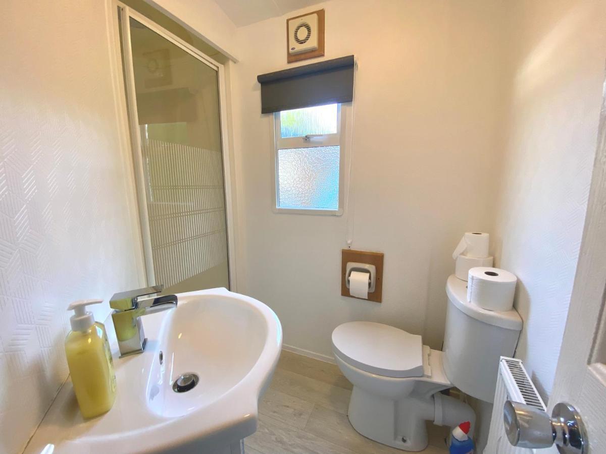 Elletson Park Wood Fired Hot Tubs, Caravans & Pods Campsite Pilling