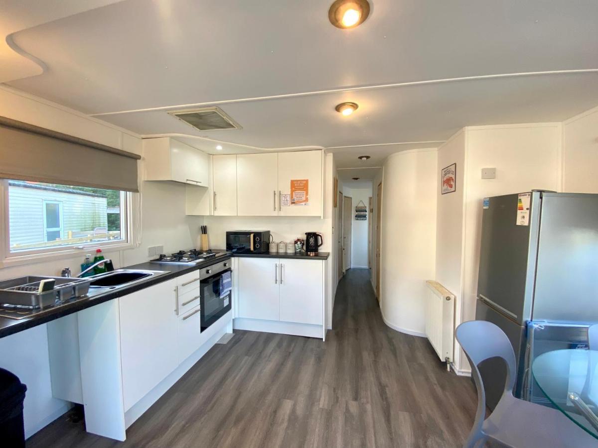 Elletson Park Wood Fired Hot Tubs, Caravans & Pods