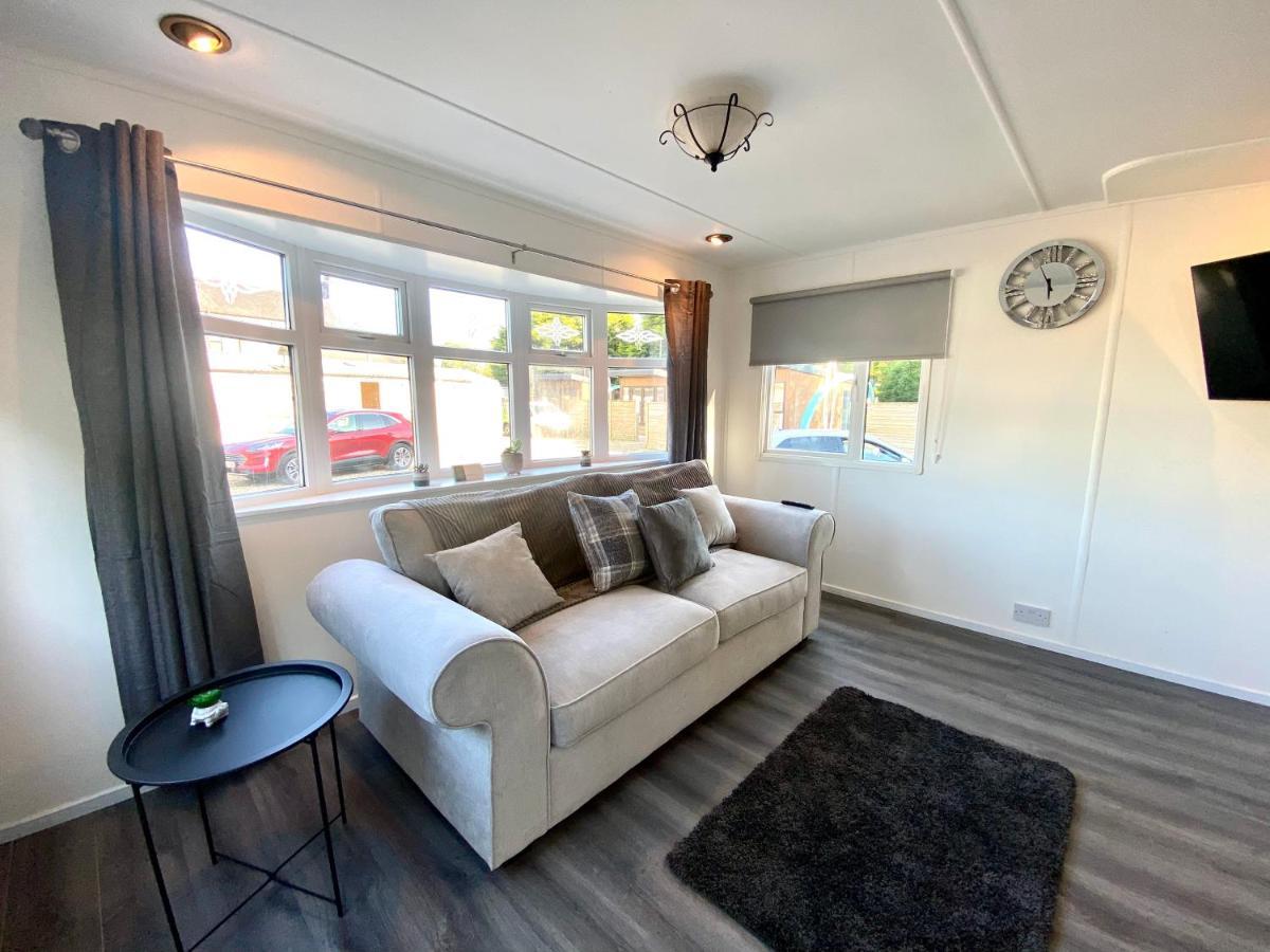 Elletson Park Wood Fired Hot Tubs, Caravans & Pods Pilling