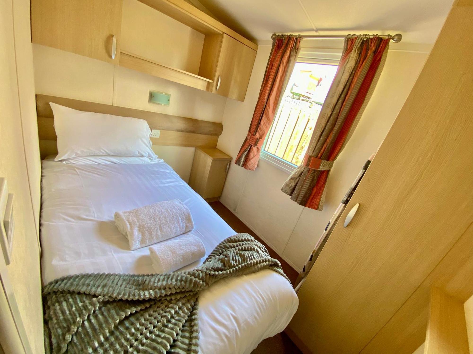 Elletson Park Wood Fired Hot Tubs, Caravans & Pods Campingplatz
