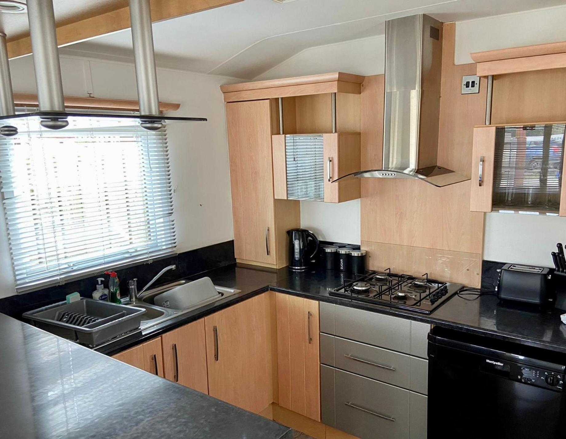 Elletson Park Wood Fired Hot Tubs, Caravans & Pods Campsite