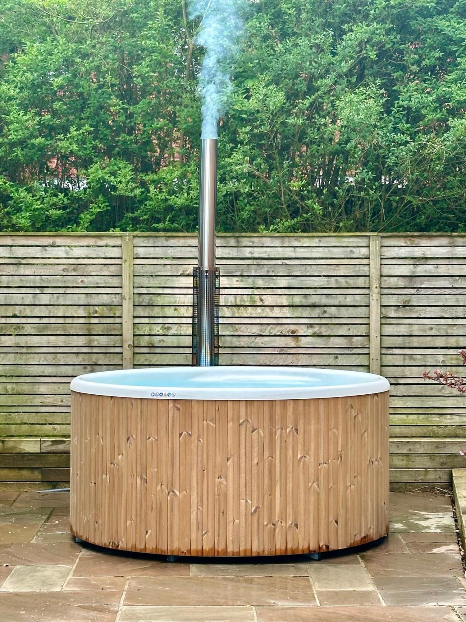 Campsite Elletson Park Wood Fired Hot Tubs, Caravans & Pods Pilling