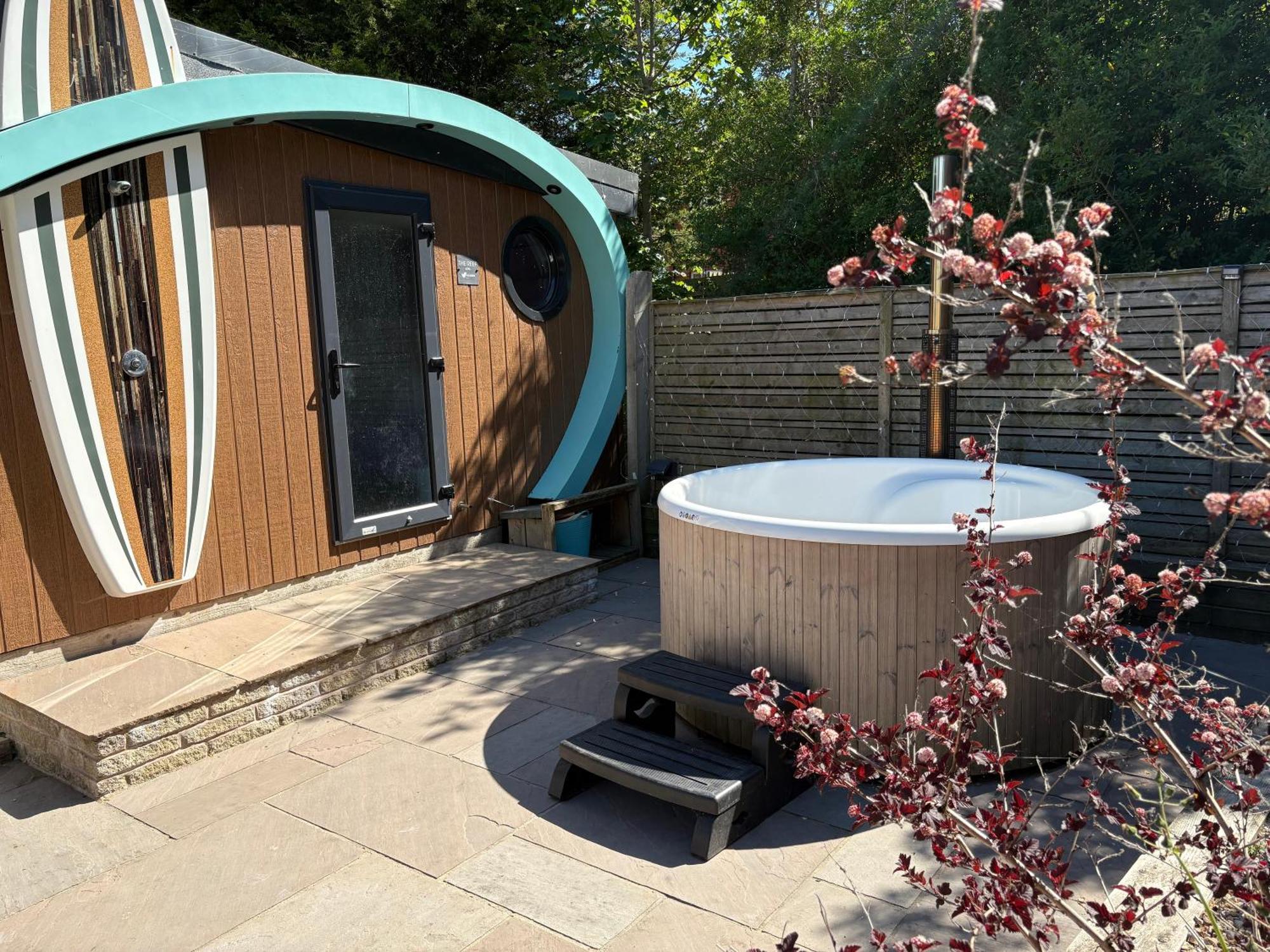 Elletson Park Wood Fired Hot Tubs, Caravans & Pods * Pilling